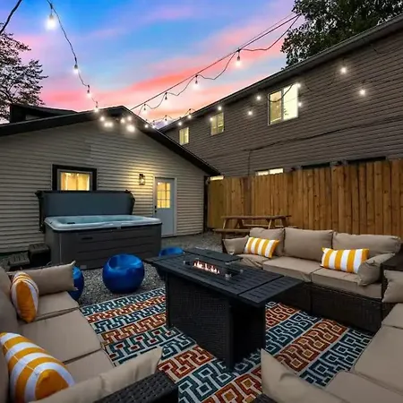 Walk To Osu - Relaxing Retreat With Hot Tub Villa